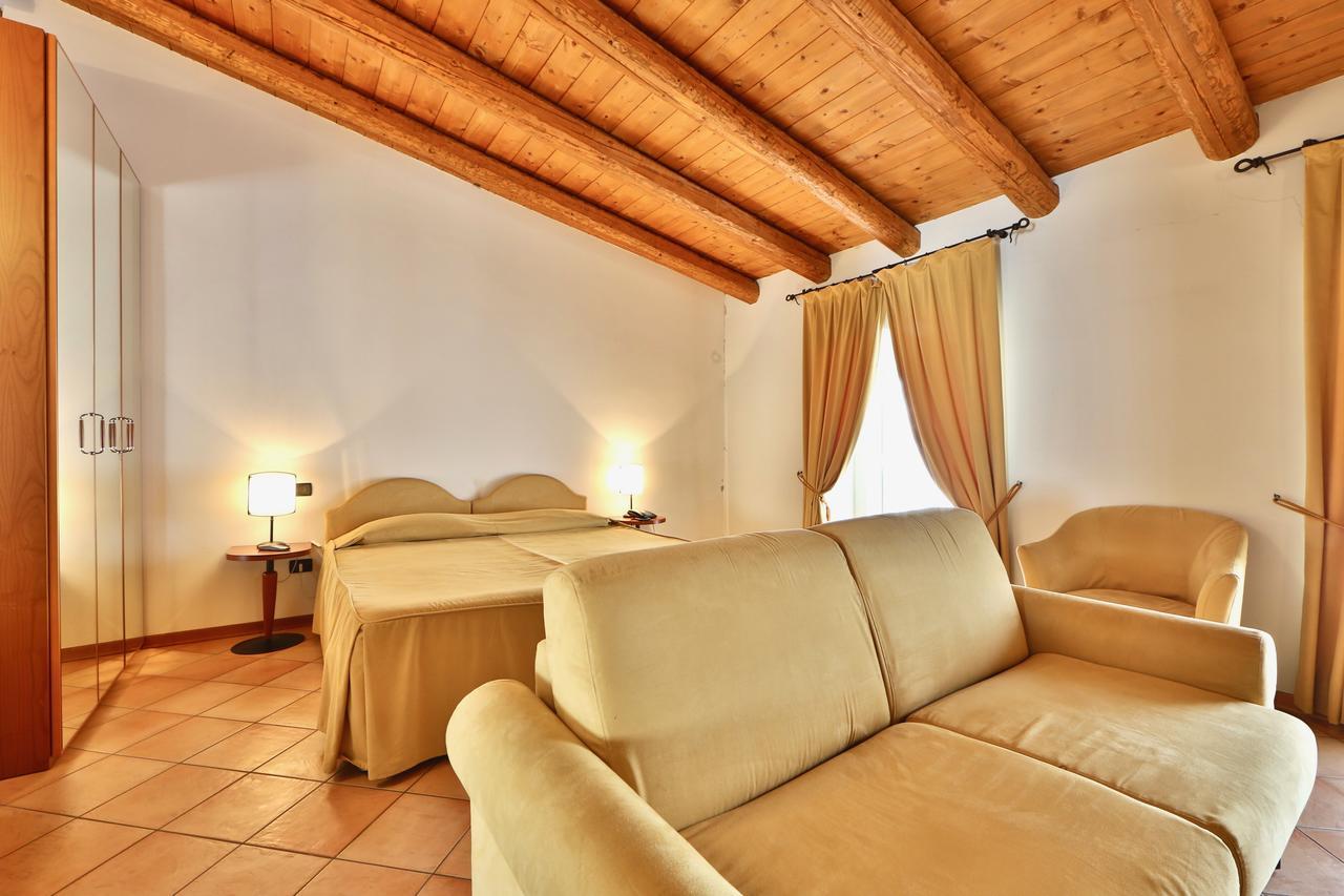 Residence San Giusto Триест Экстерьер фото